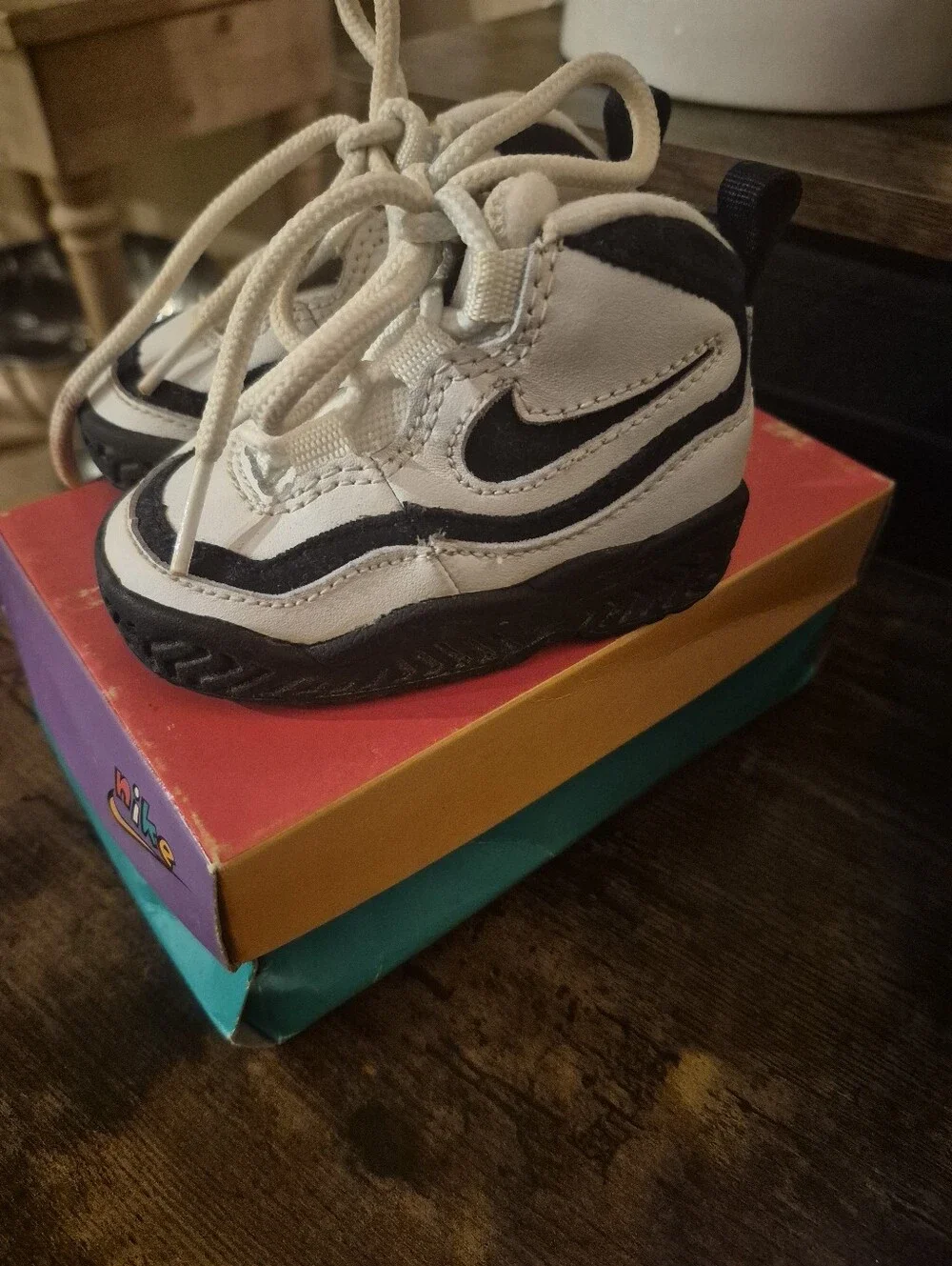 Vintage 1995 Nike Kids White and Navy High-Top Sneakers